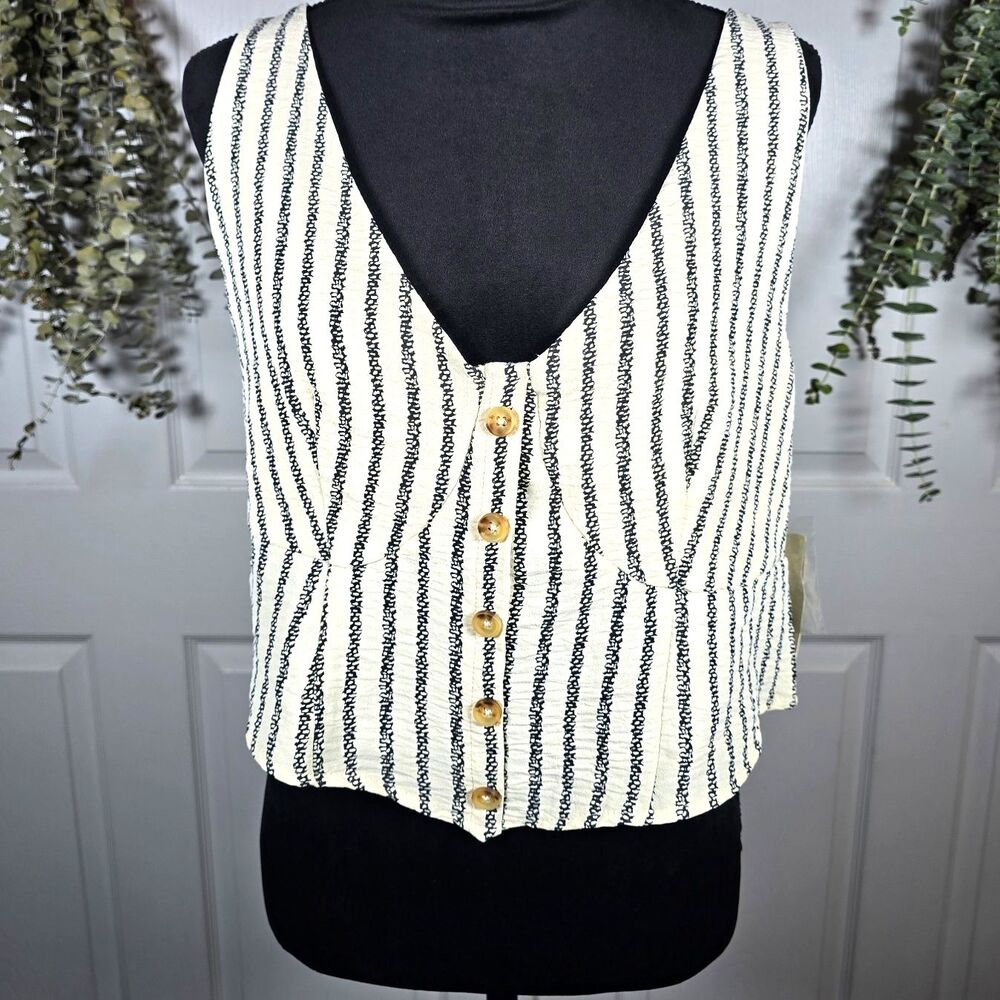 No Boundaries Women XL Striped Cropped V-Neck Button Front Knit Vest White/Black